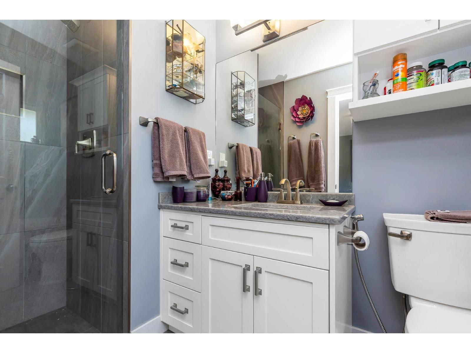 35479 Tweedsmuir Drive, Abbotsford, BC - Indoor Photo Showing Bathroom