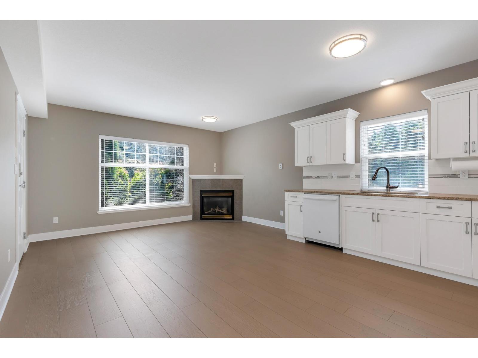 35479 Tweedsmuir Drive, Abbotsford, BC - Indoor With Fireplace