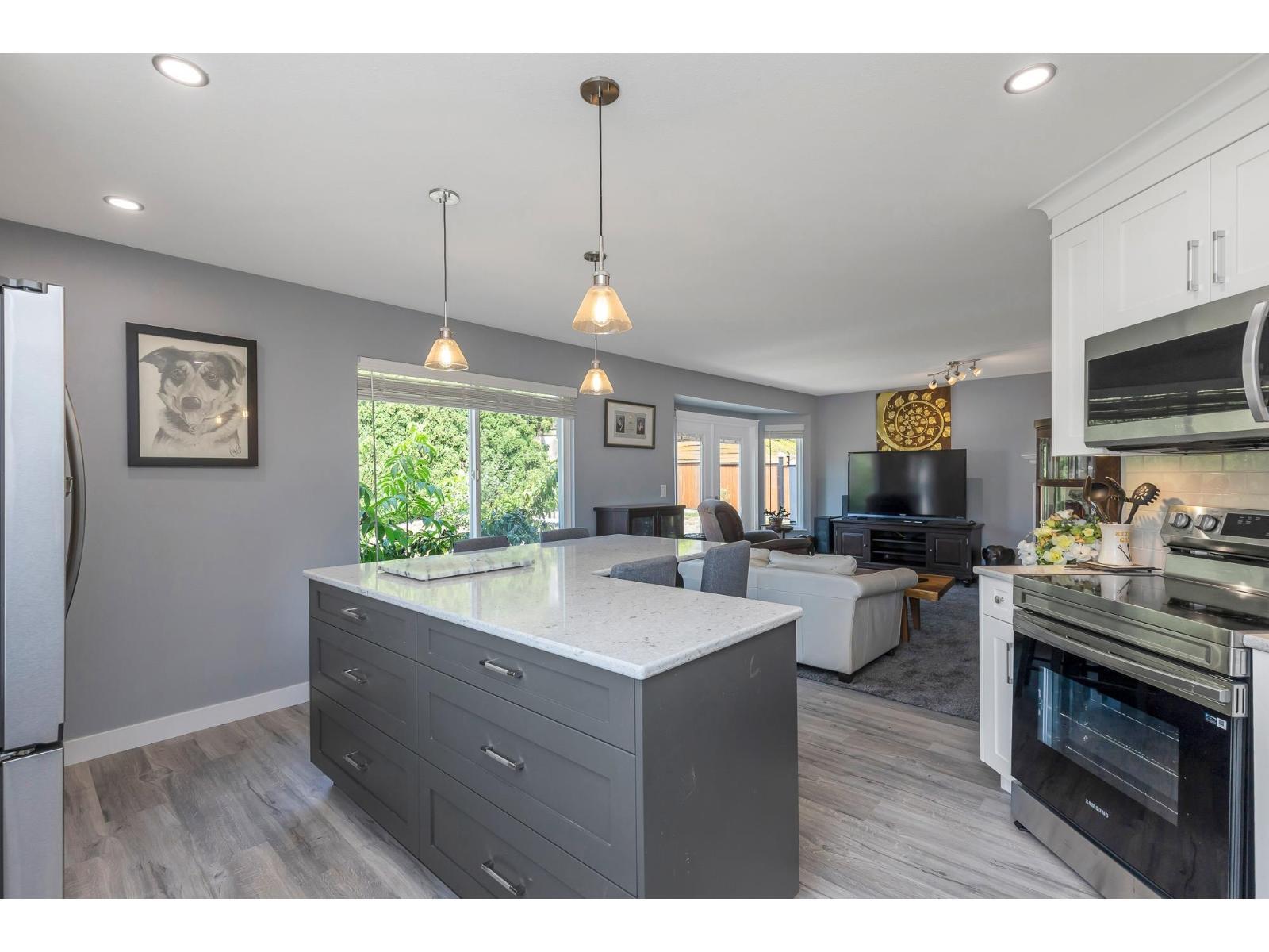 35479 Tweedsmuir Drive, Abbotsford, BC - Indoor
