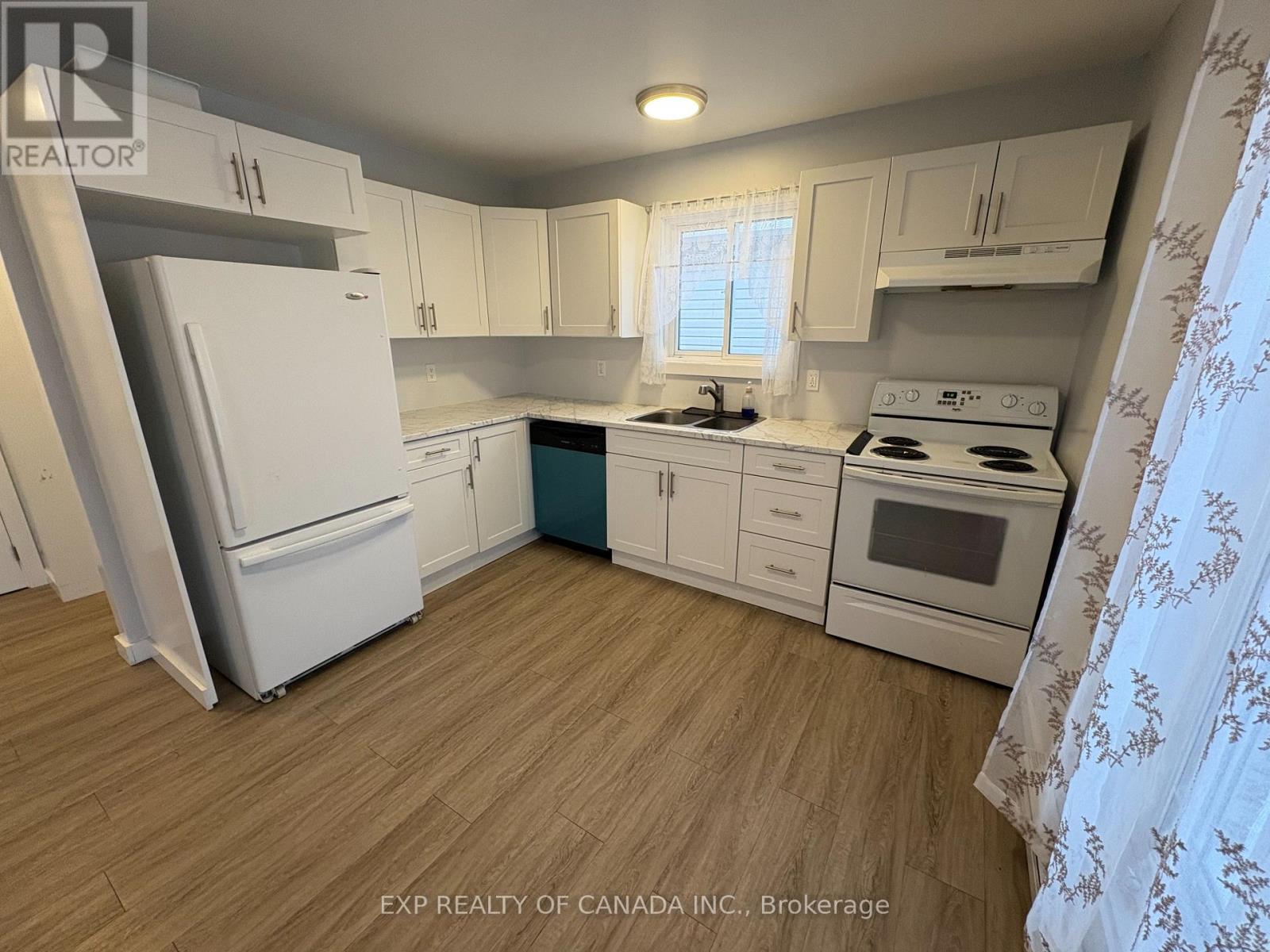 Kitchen - 1291 Gatineau Boulevard, Timmins (Mtj - Main Area), ON - Indoor Photo Showing Kitchen With Double Sink