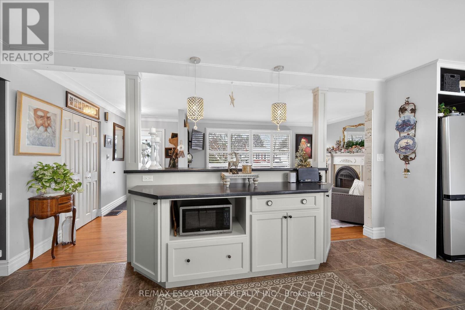 52 Lorne Avenue, Brant, ON - Indoor Photo Showing Kitchen