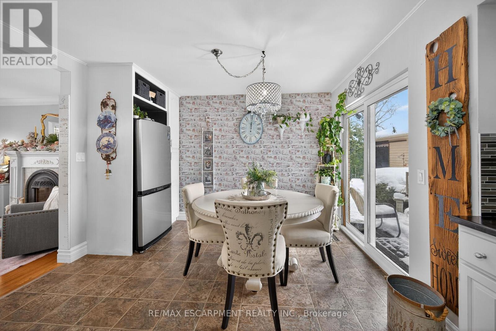 52 Lorne Avenue, Brant, ON - Indoor Photo Showing Dining Room