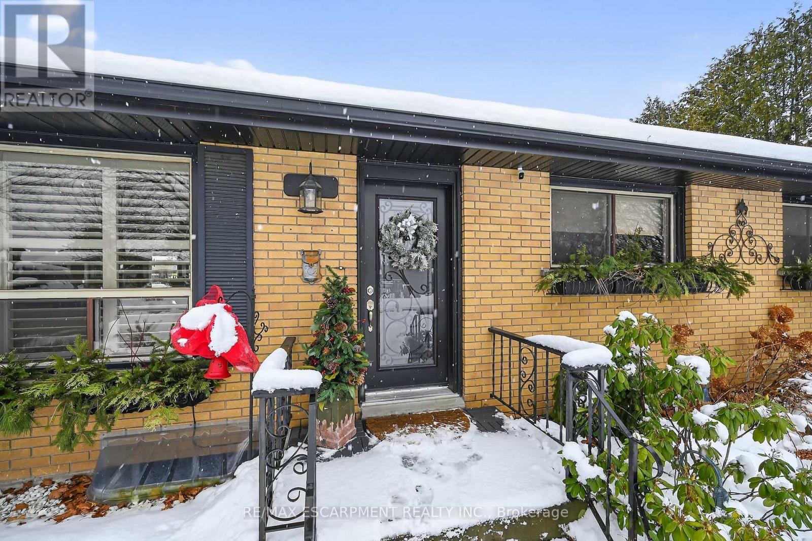 52 Lorne Avenue, Brant, ON - Outdoor With Deck Patio Veranda