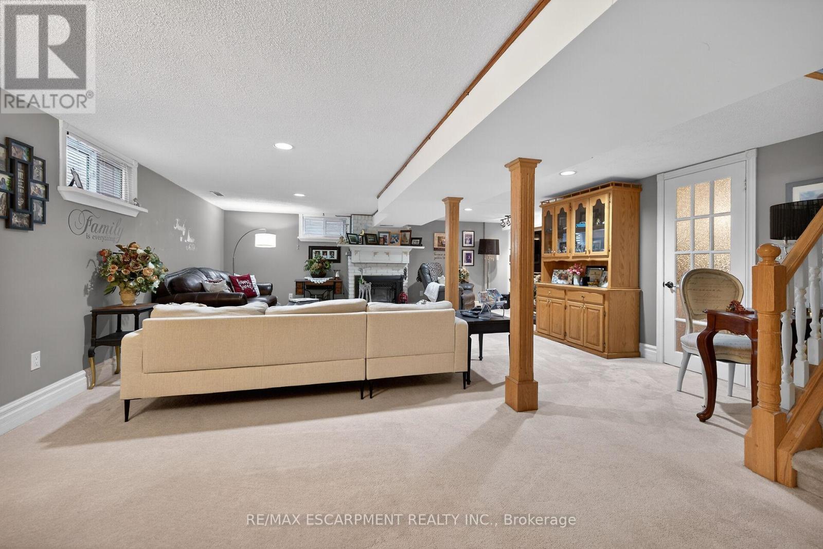 52 Lorne Avenue, Brant, ON - Indoor