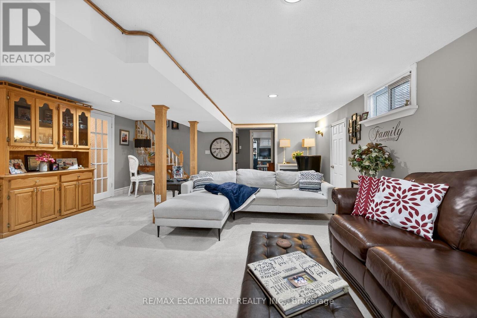 52 Lorne Avenue, Brant, ON - Indoor Photo Showing Living Room