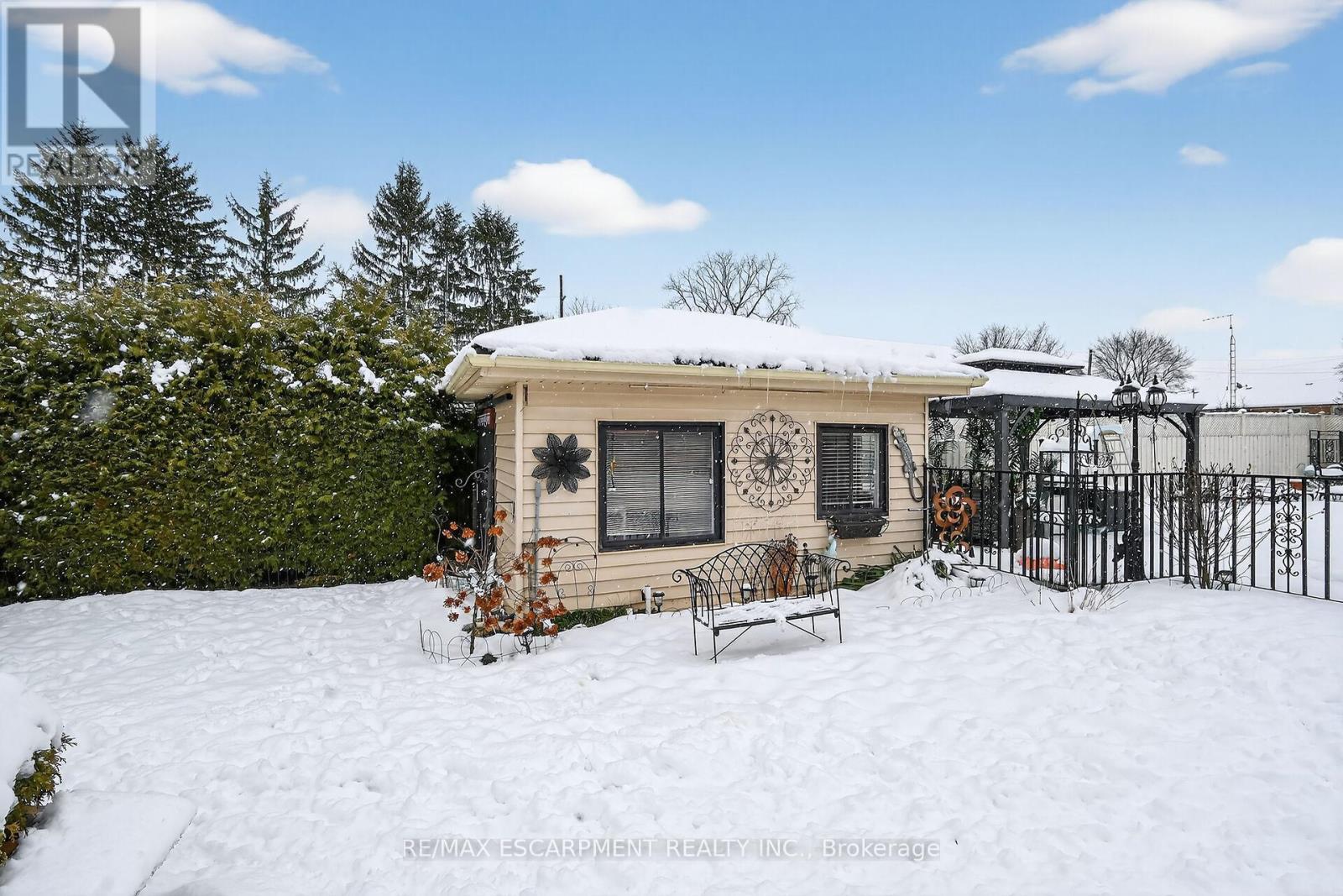 52 Lorne Avenue, Brant, ON - Outdoor