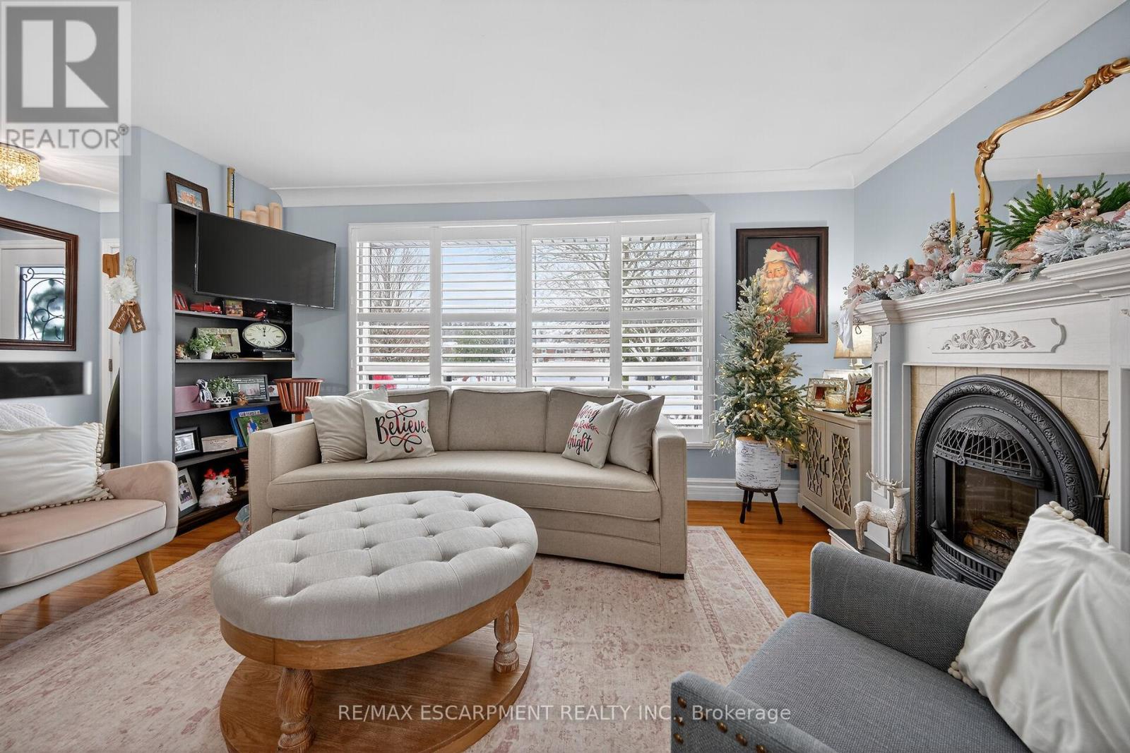 52 Lorne Avenue, Brant, ON - Indoor Photo Showing Living Room With Fireplace