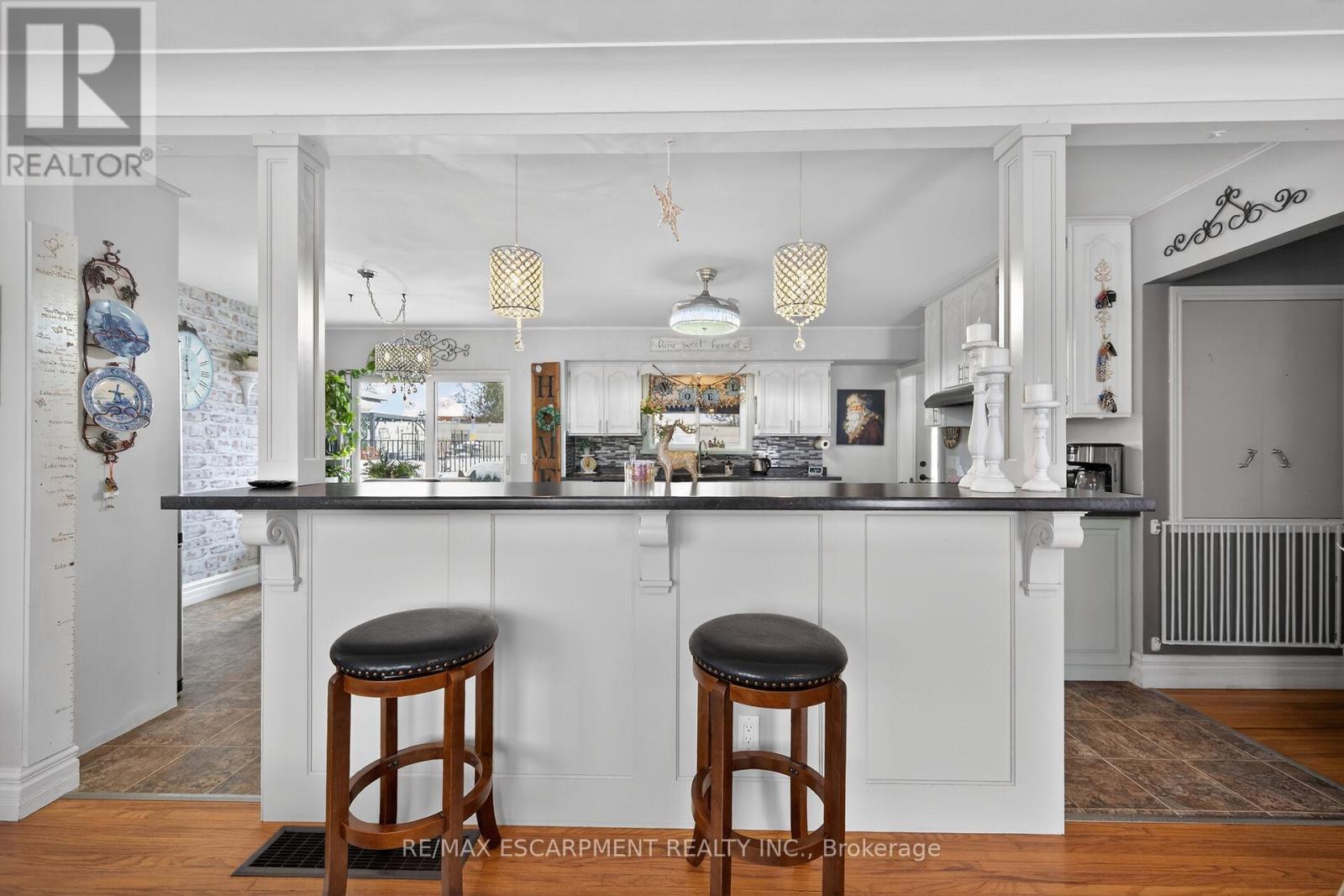 52 Lorne Avenue, Brant, ON - Indoor Photo Showing Kitchen
