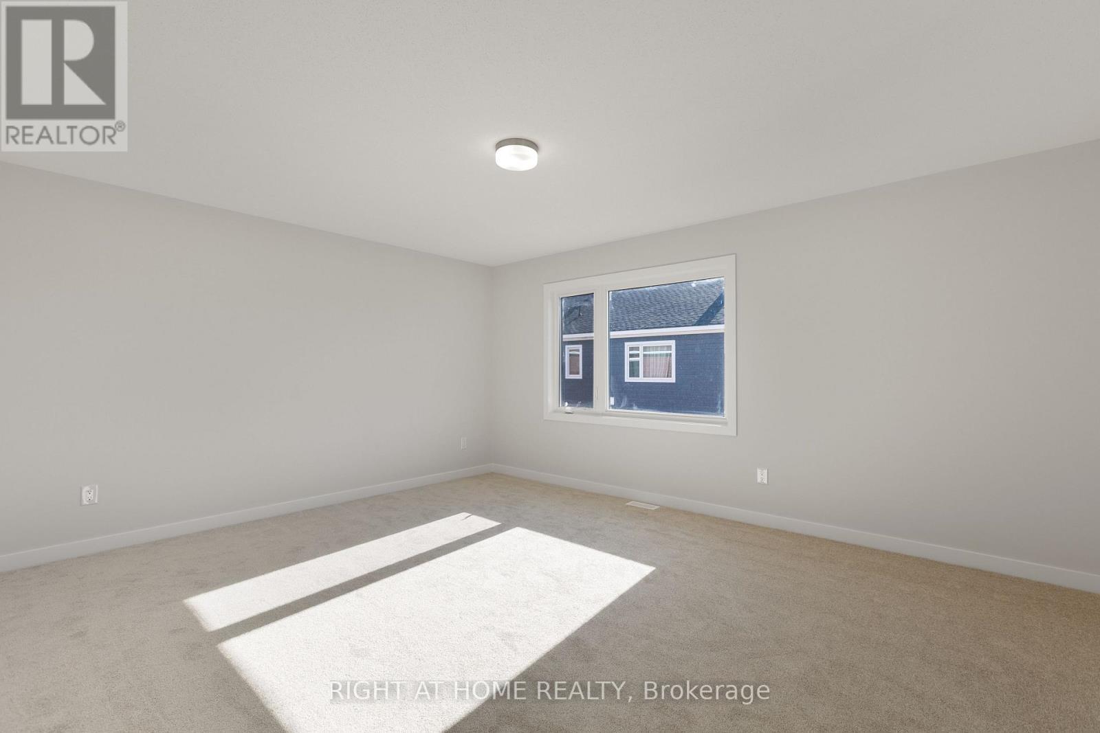 Primary Bedroom - 940 Seagrave Lane, Ottawa, ON - Indoor Photo Showing Other Room