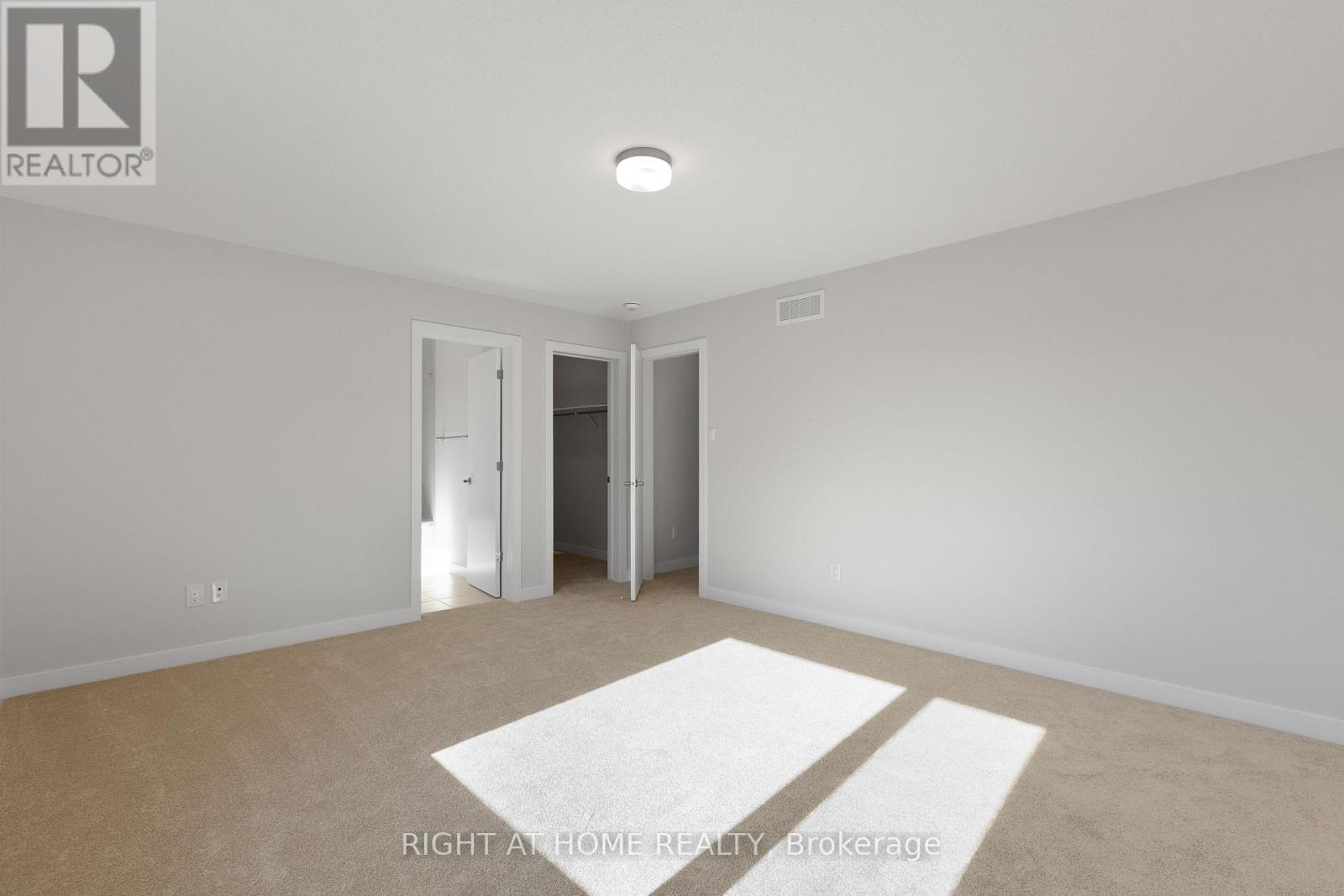 Primary Bedroom - 940 Seagrave Lane, Ottawa, ON - Indoor Photo Showing Other Room