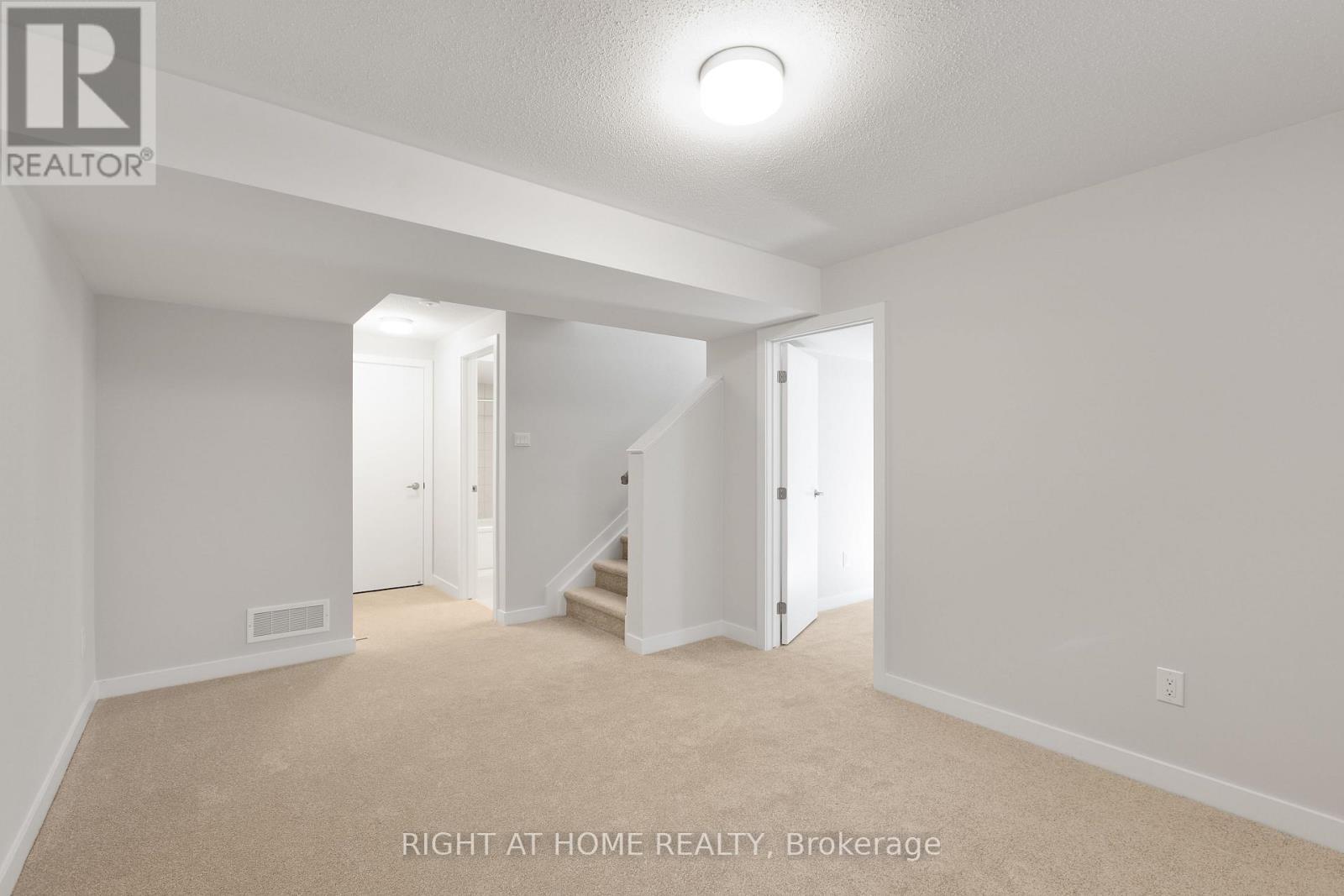 Lower Level Rec Room - 940 Seagrave Lane, Ottawa, ON - Indoor Photo Showing Other Room