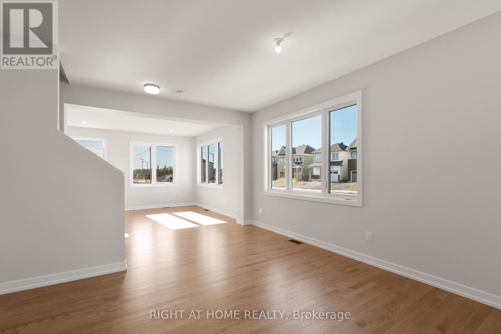 Living Room - 940 Seagrave Lane, Ottawa, ON - Indoor Photo Showing Other Room