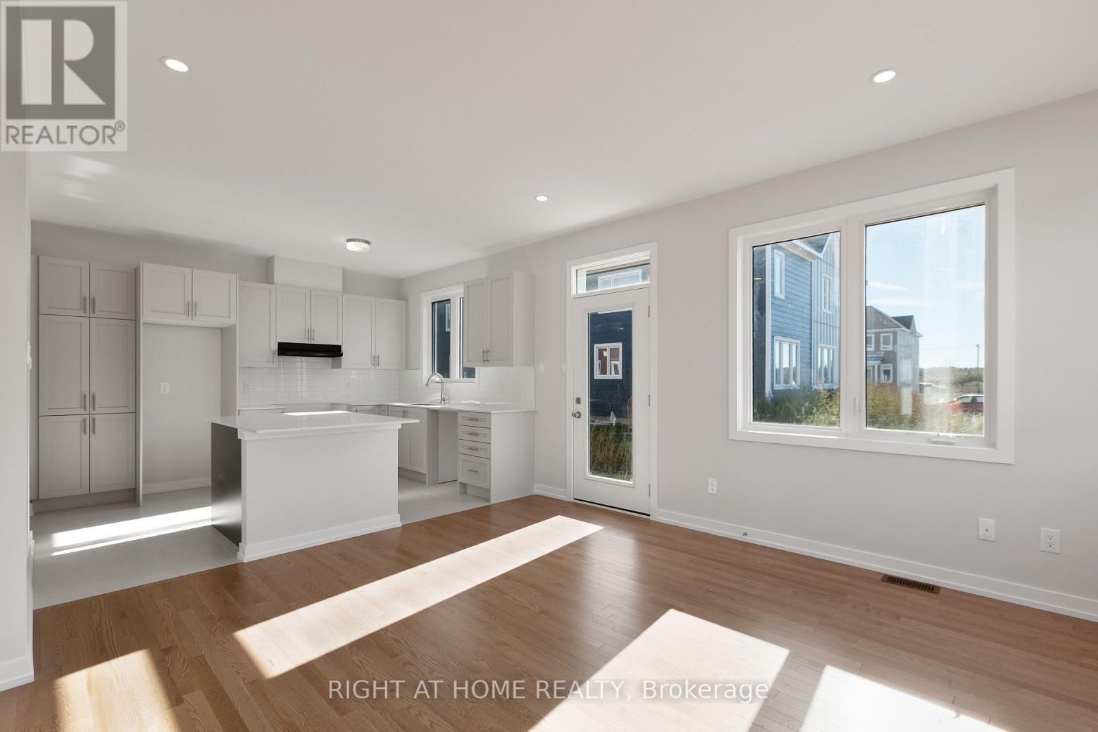 Dining Room - 940 Seagrave Lane, Ottawa, ON - Indoor Photo Showing Kitchen