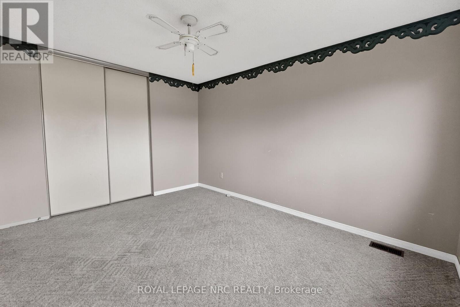 17 Elma Street, St. Catharines (Lakeport), ON - Indoor Photo Showing Other Room