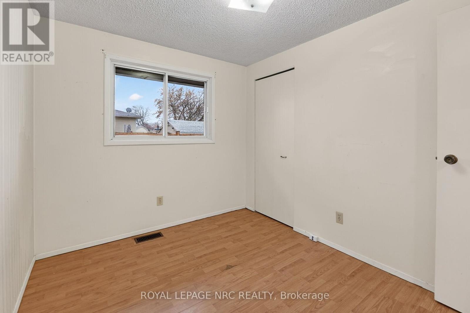 17 Elma Street, St. Catharines (Lakeport), ON - Indoor Photo Showing Other Room