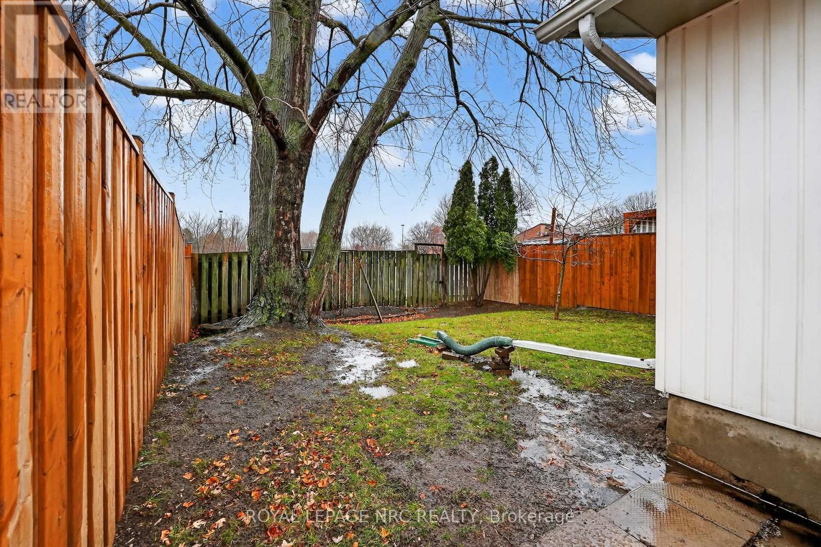 17 Elma Street, St. Catharines (Lakeport), ON - Outdoor