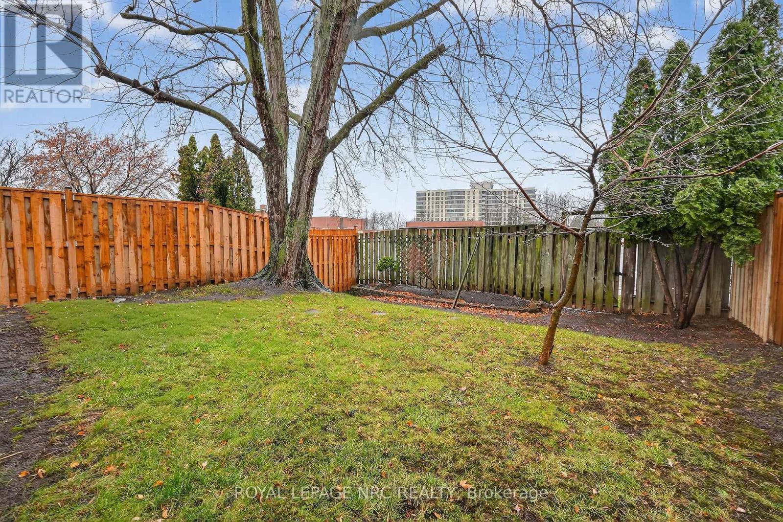 17 Elma Street, St. Catharines (Lakeport), ON - Outdoor