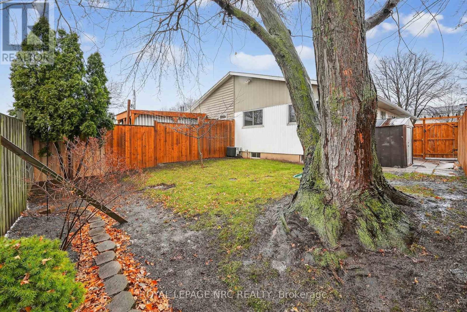 17 Elma Street, St. Catharines (Lakeport), ON - Outdoor