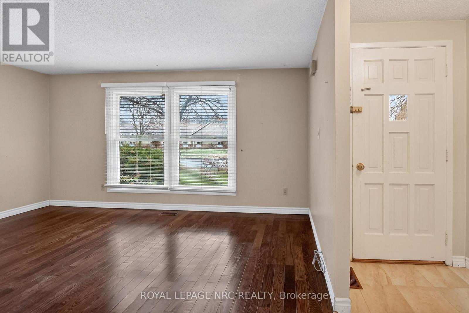 17 Elma Street, St. Catharines (Lakeport), ON - Indoor Photo Showing Other Room