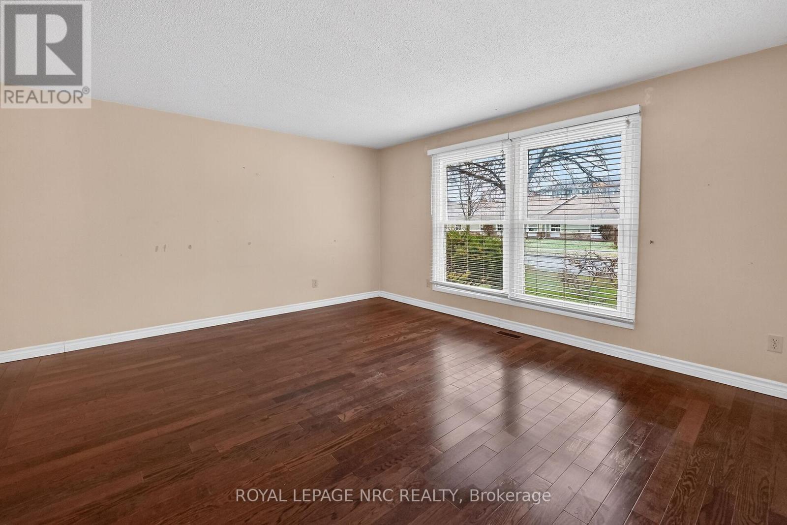 17 Elma Street, St. Catharines (Lakeport), ON - Indoor Photo Showing Other Room