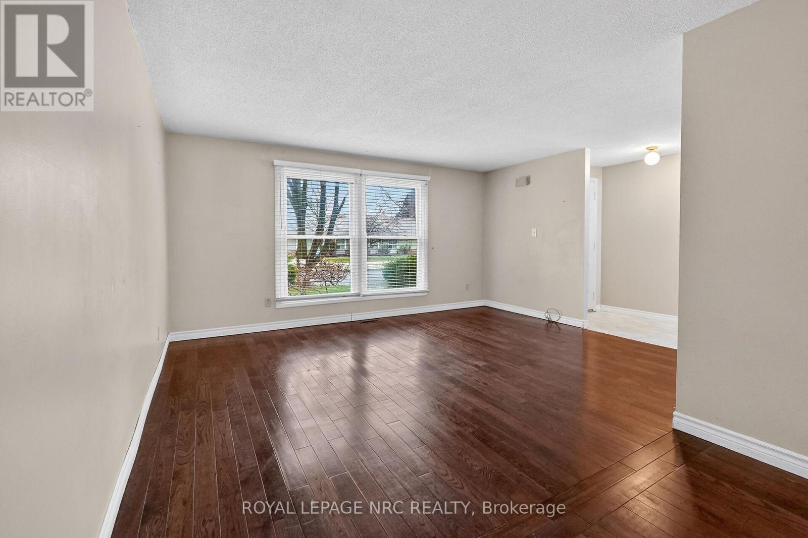 17 Elma Street, St. Catharines (Lakeport), ON - Indoor Photo Showing Other Room