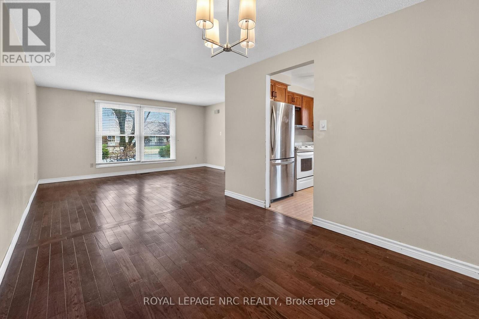 17 Elma Street, St. Catharines (Lakeport), ON - Indoor Photo Showing Other Room