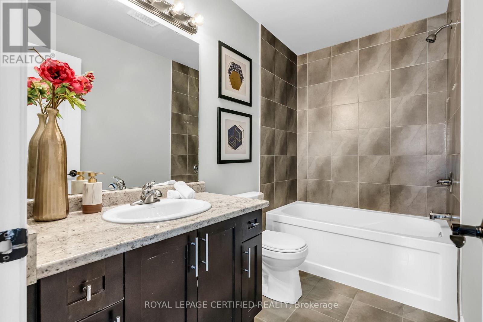 89 Bloom Crescent, Hamilton, ON - Indoor Photo Showing Bathroom