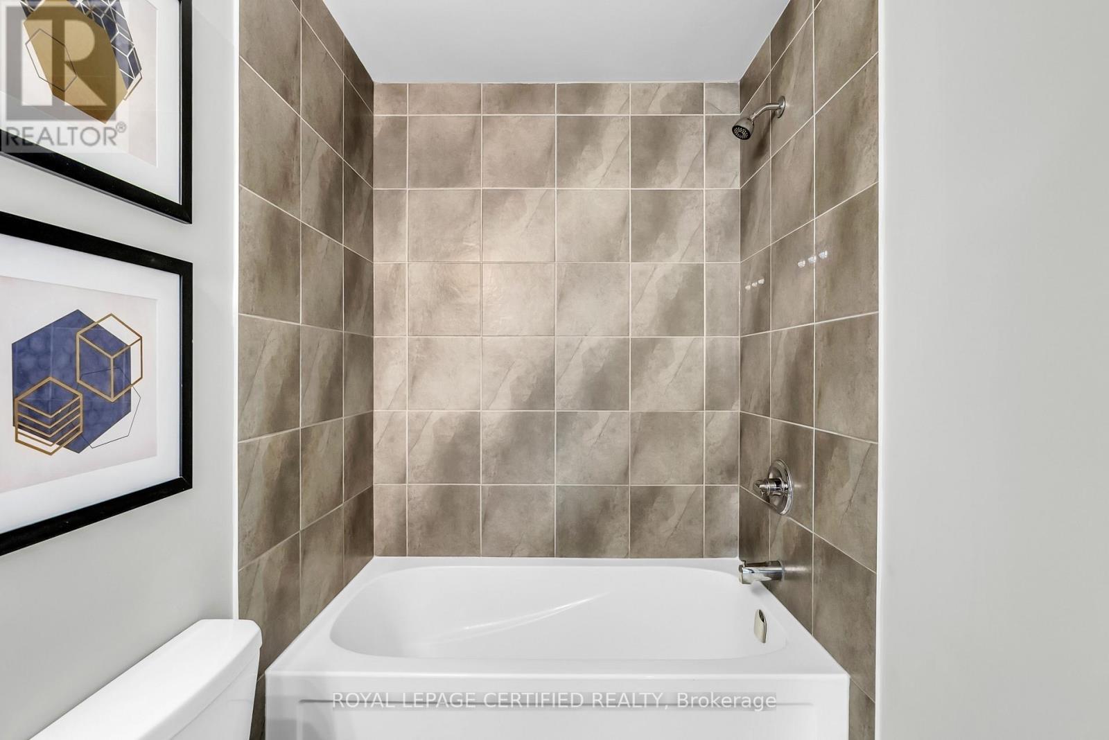 89 Bloom Crescent, Hamilton, ON - Indoor Photo Showing Bathroom