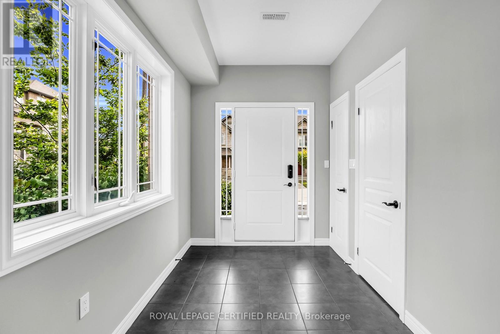 89 Bloom Crescent, Hamilton, ON - Indoor Photo Showing Other Room