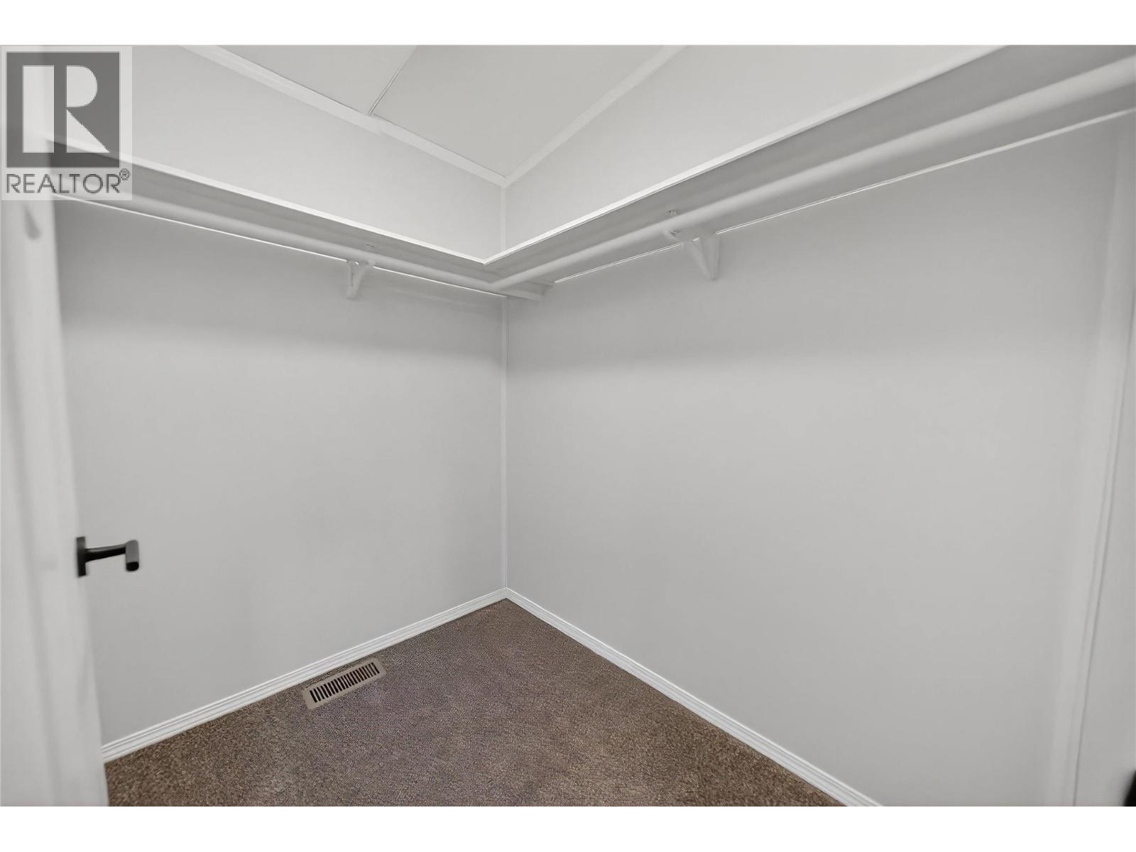 8948 Rundle Place, Canal Flats, BC