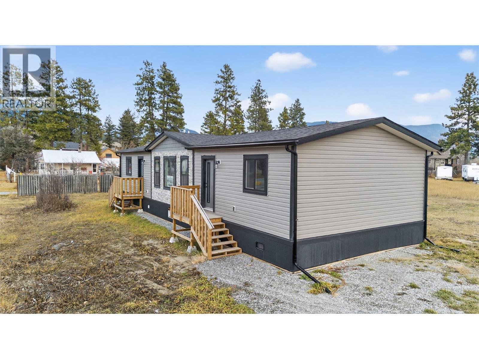 8948 Rundle Place, Canal Flats, BC