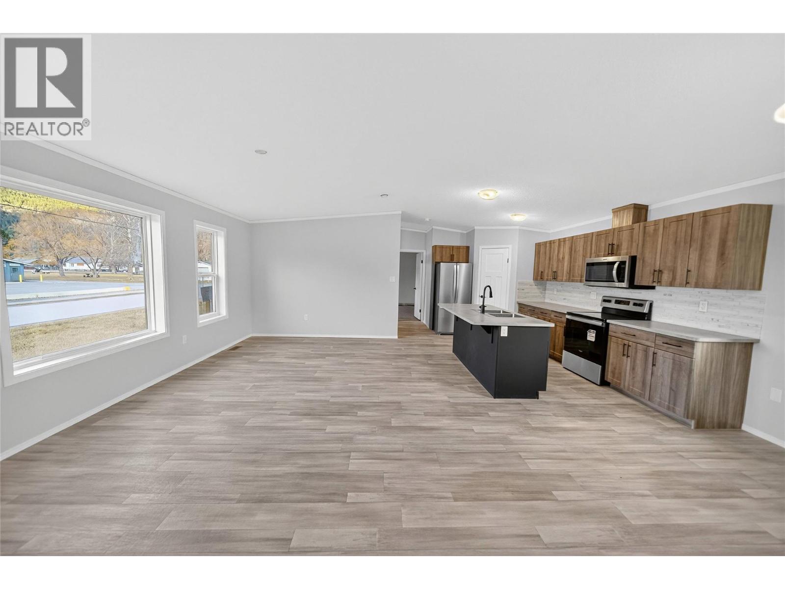 8948 Rundle Place, Canal Flats, BC