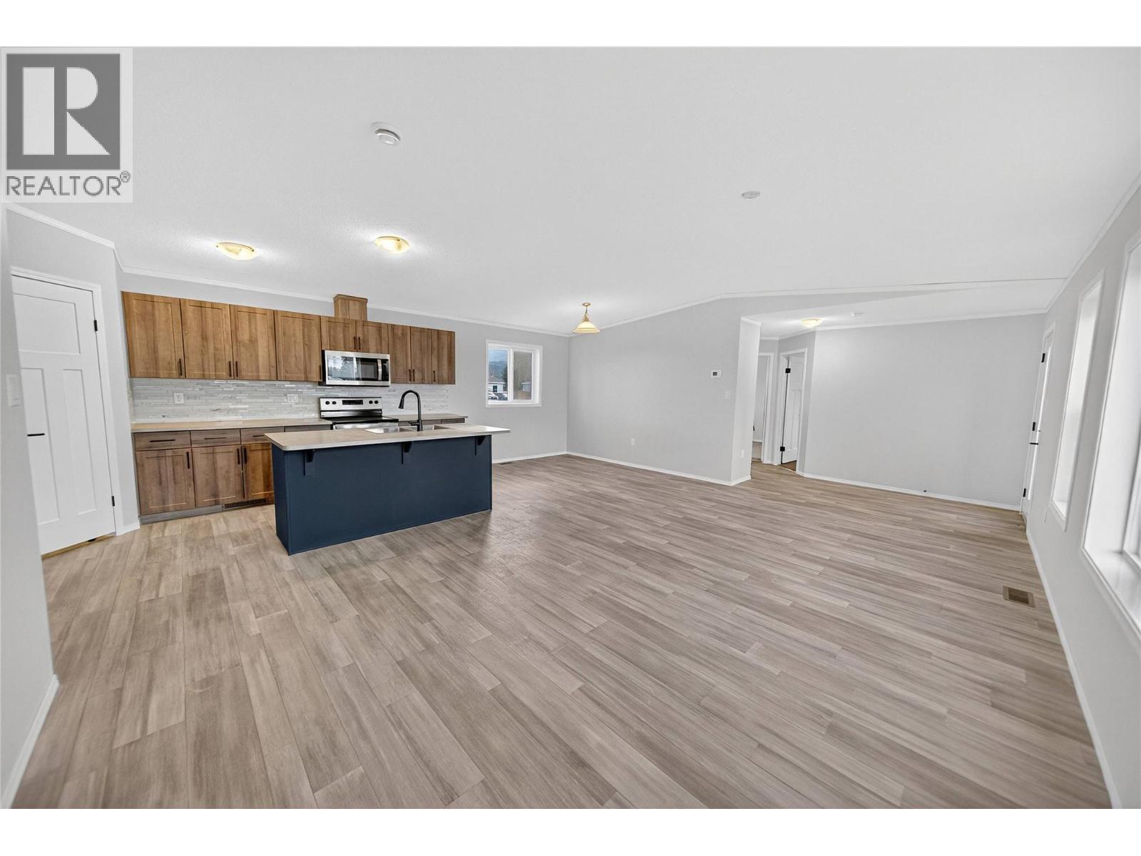 8948 Rundle Place, Canal Flats, BC