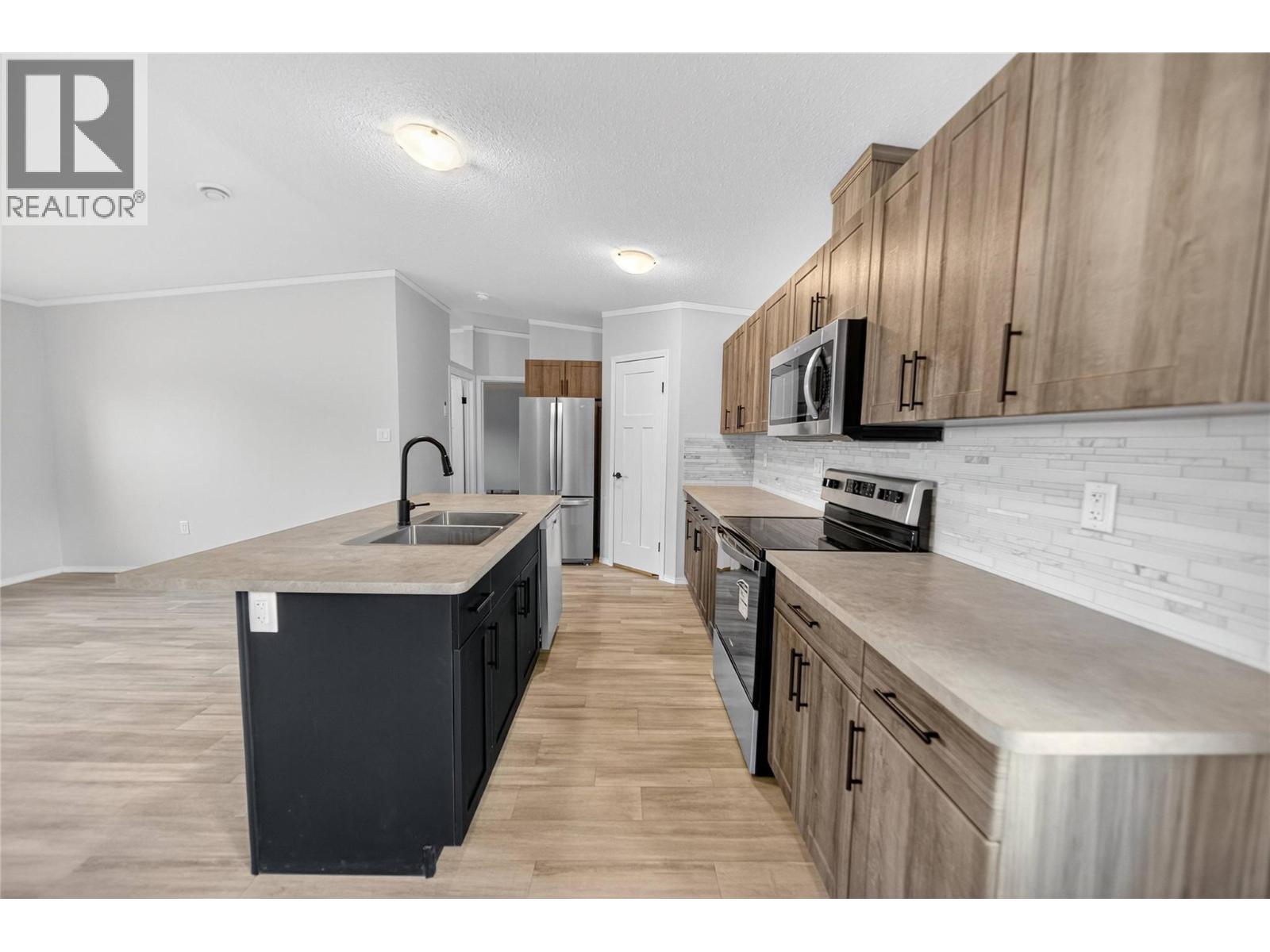 8948 Rundle Place, Canal Flats, BC