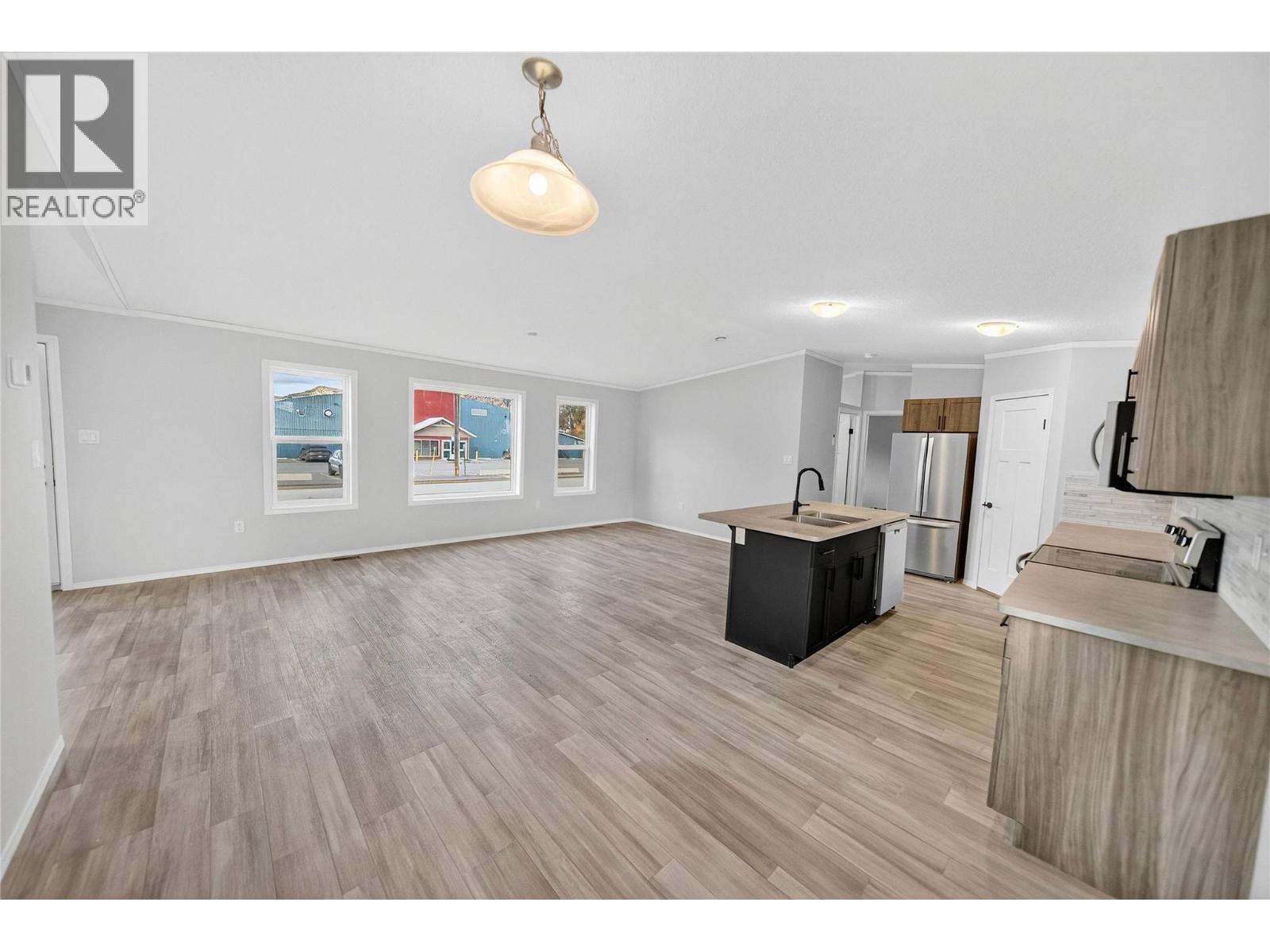 8948 Rundle Place, Canal Flats, BC