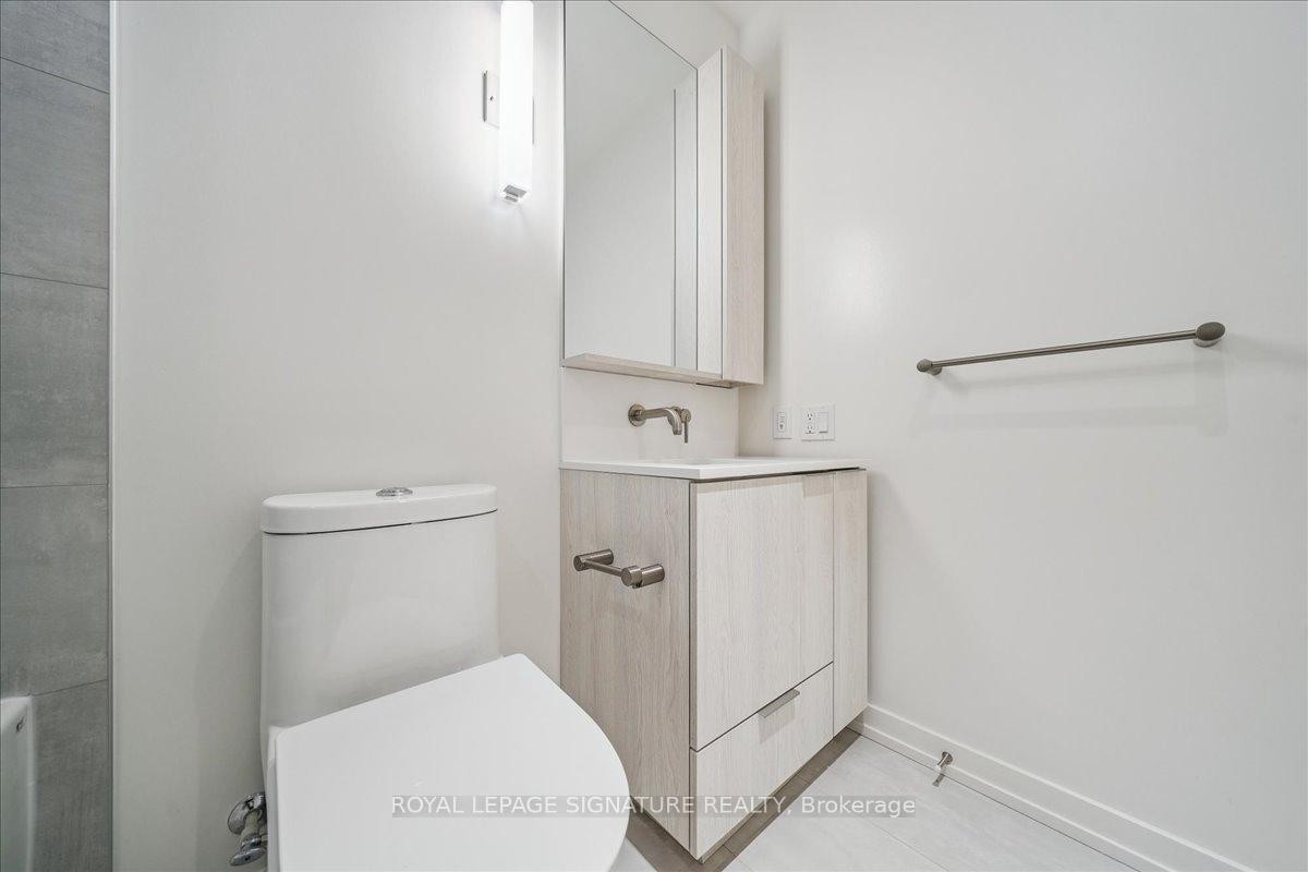 1313-120 Broadway Avenue, Toronto, ON - Indoor Photo Showing Bathroom