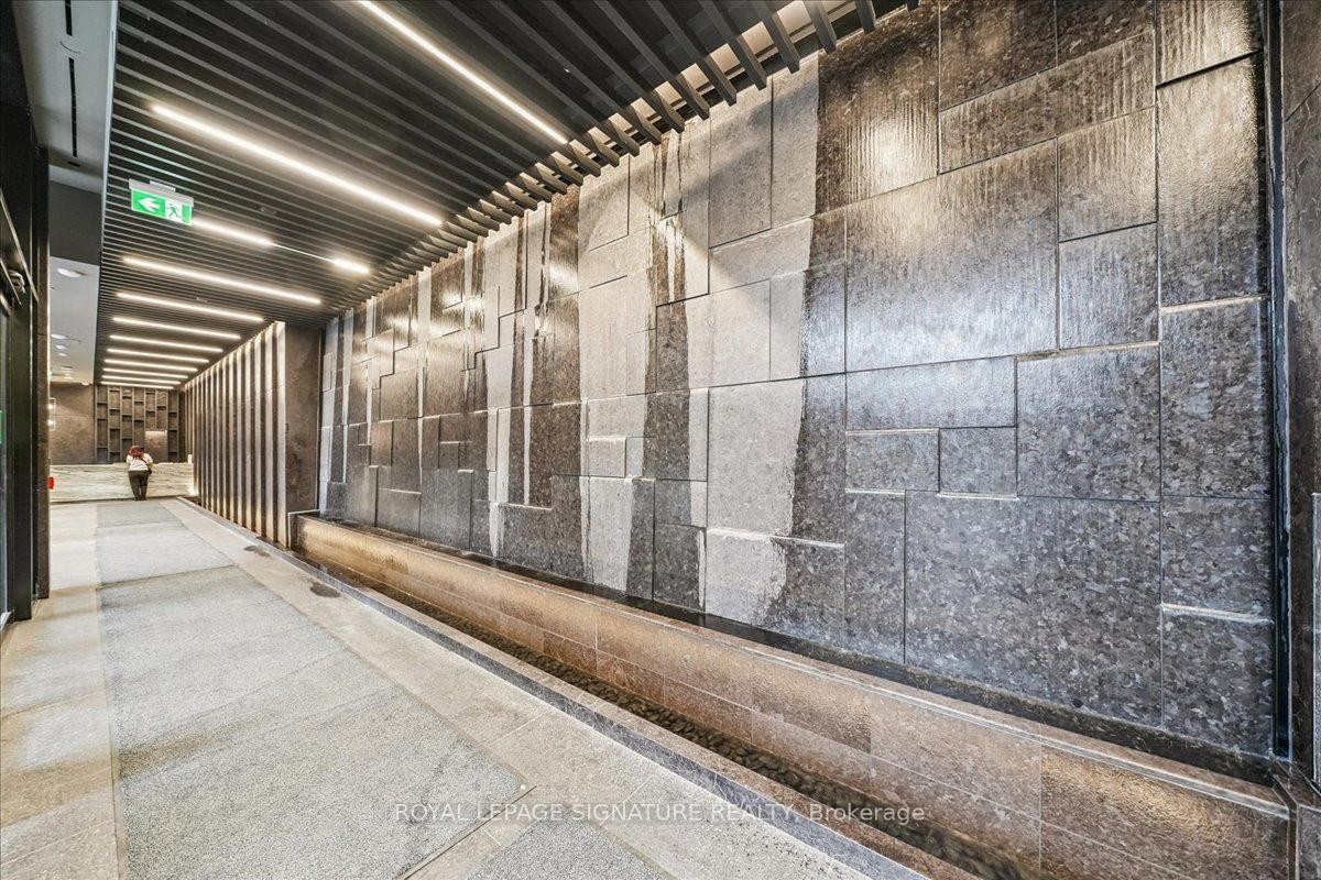 1313-120 Broadway Avenue, Toronto, ON - Indoor