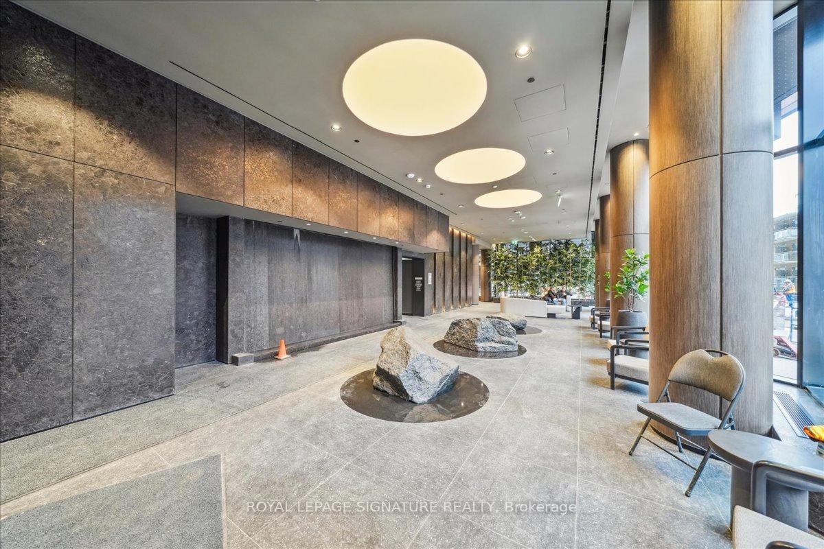 1313-120 Broadway Avenue, Toronto, ON - Indoor Photo Showing Other Room