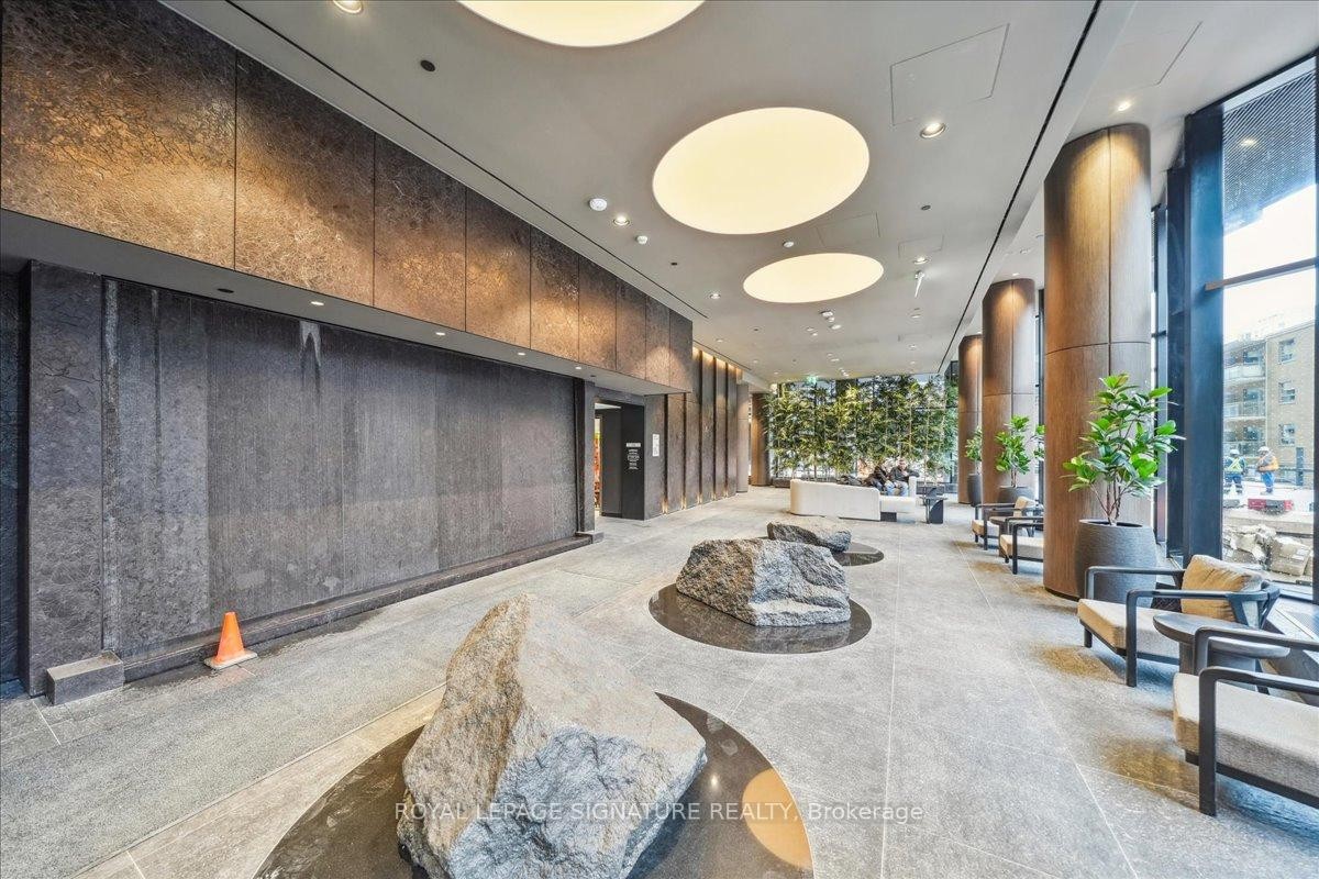 1313-120 Broadway Avenue, Toronto, ON - Indoor Photo Showing Other Room