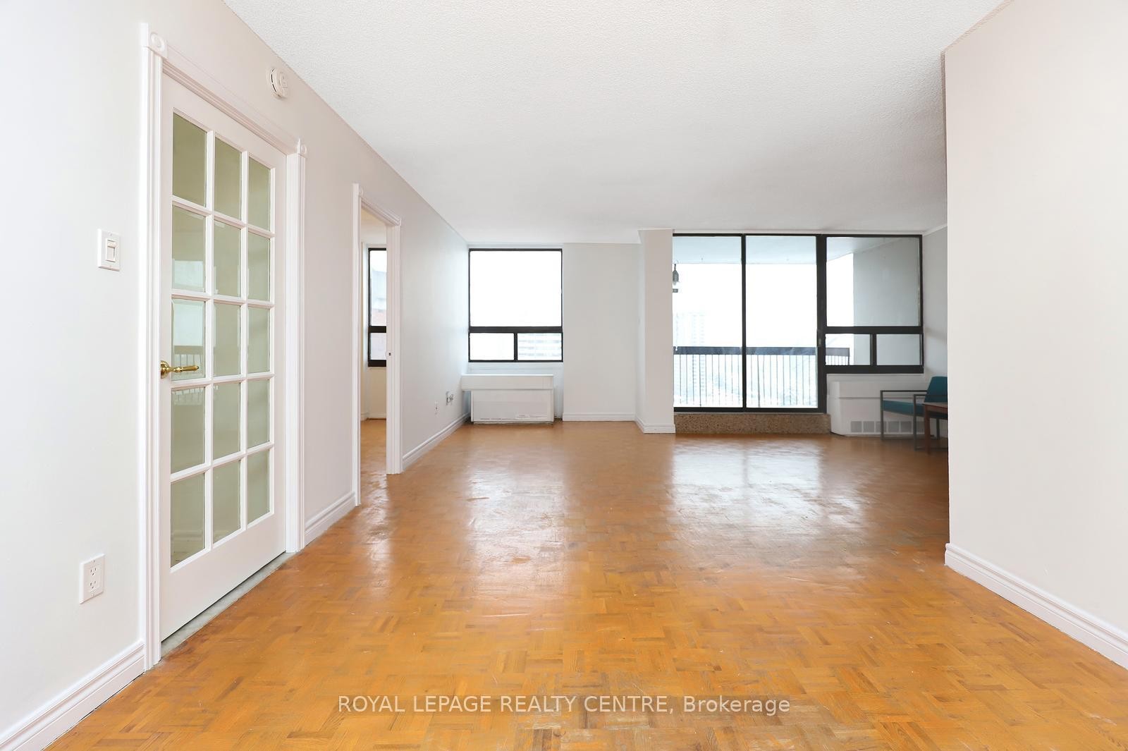 1519-50 Mississauga Valley Boulevard, Mississauga, ON - Indoor Photo Showing Other Room