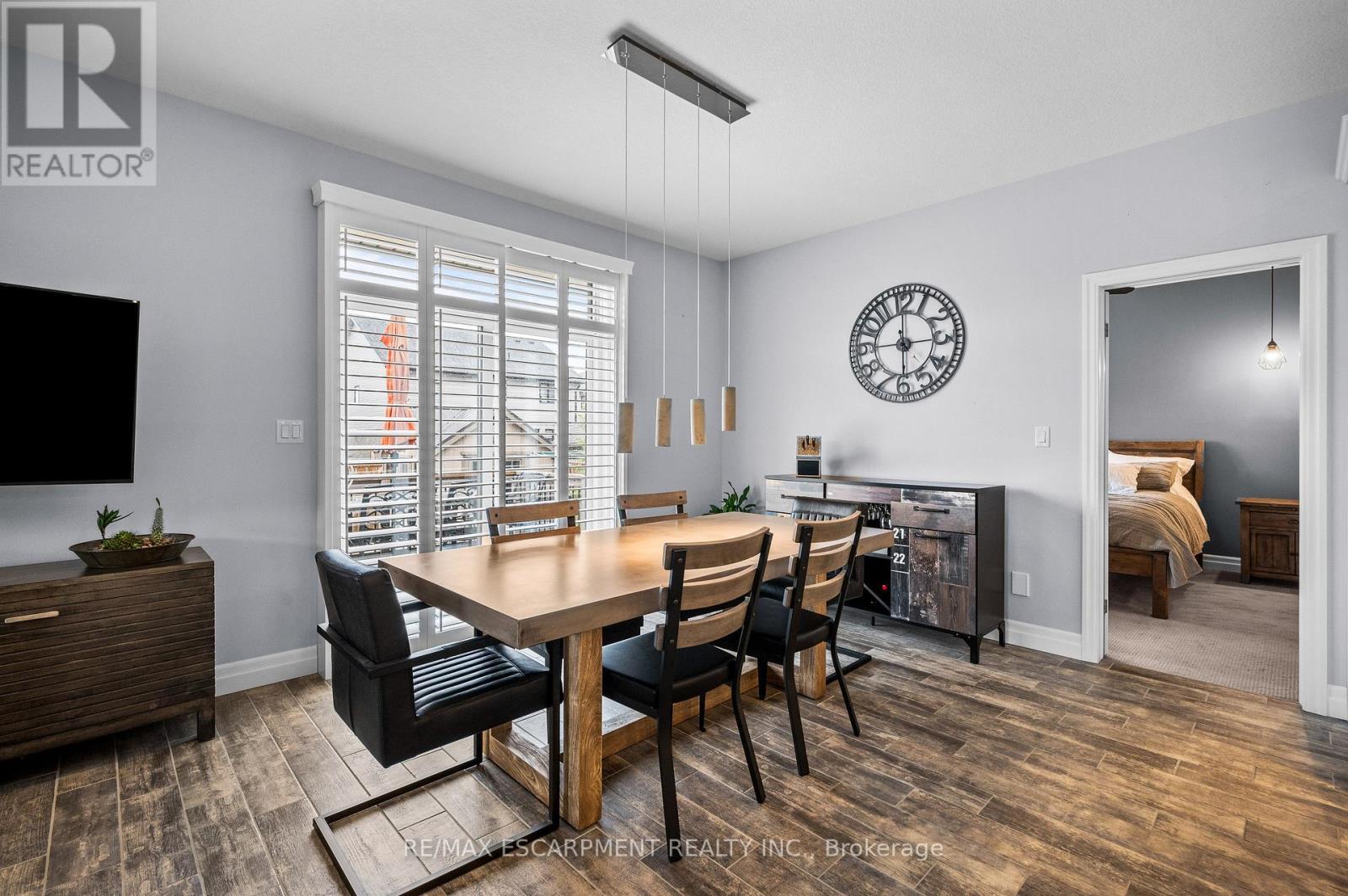 100 Tamarack Boulevard, Woodstock, ON - Indoor Photo Showing Dining Room
