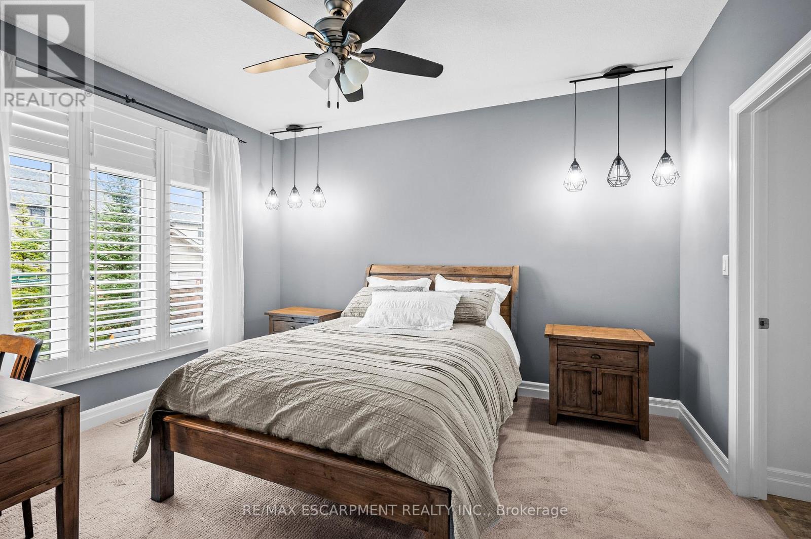 100 Tamarack Boulevard, Woodstock, ON - Indoor Photo Showing Bedroom