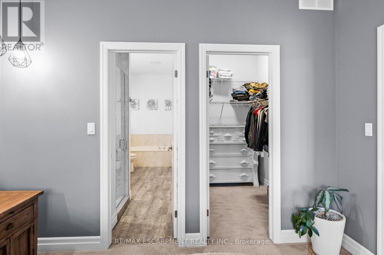 100 Tamarack Boulevard, Woodstock, ON - Indoor