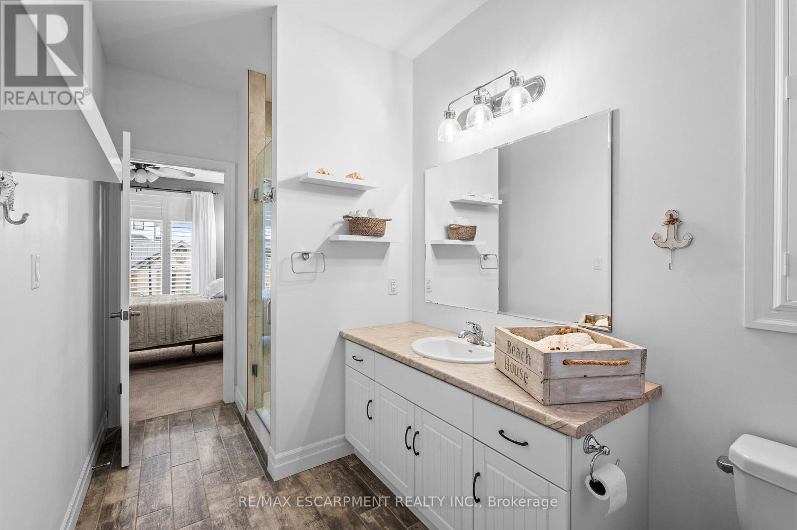100 Tamarack Boulevard, Woodstock, ON - Indoor Photo Showing Bathroom
