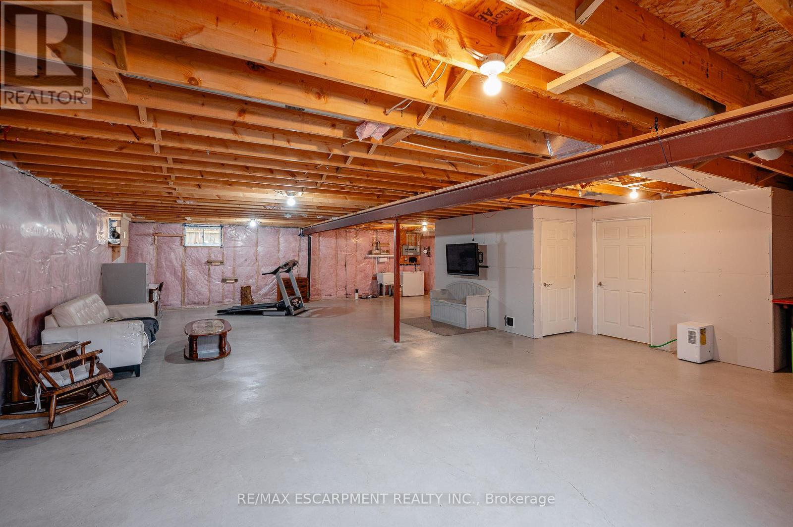 100 Tamarack Boulevard, Woodstock, ON - Indoor Photo Showing Basement