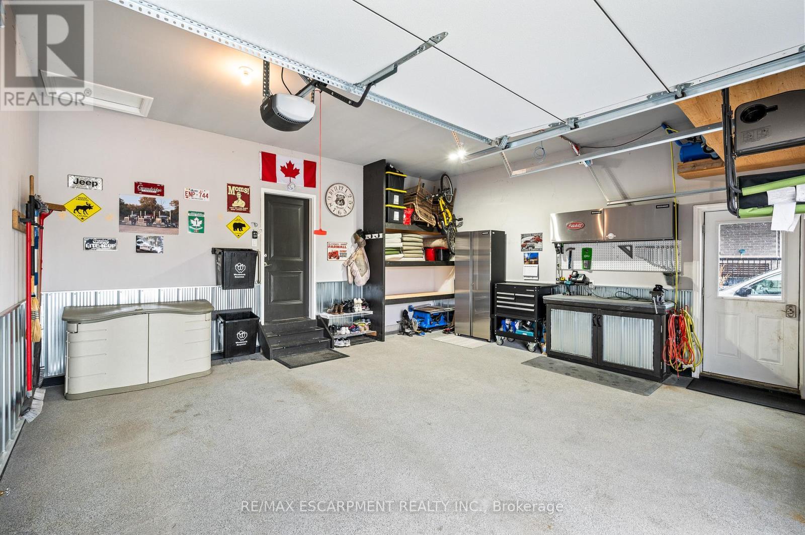 100 Tamarack Boulevard, Woodstock, ON - Indoor Photo Showing Garage