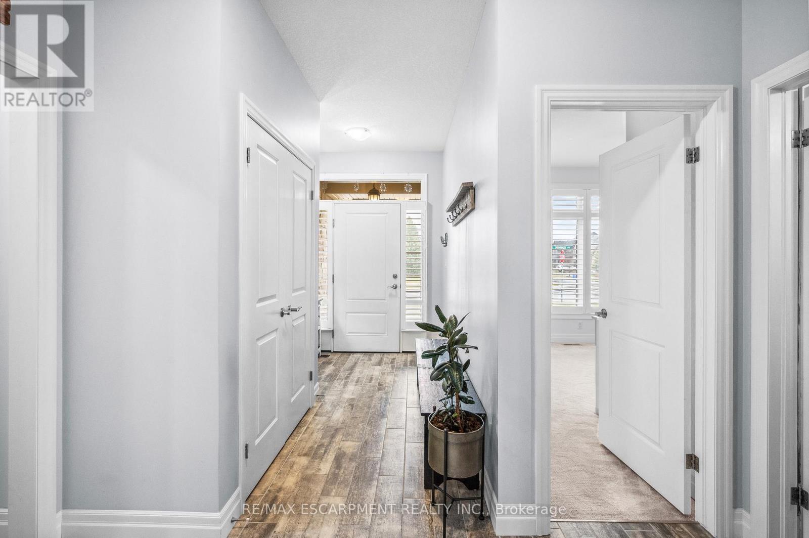 100 Tamarack Boulevard, Woodstock, ON - Indoor Photo Showing Other Room