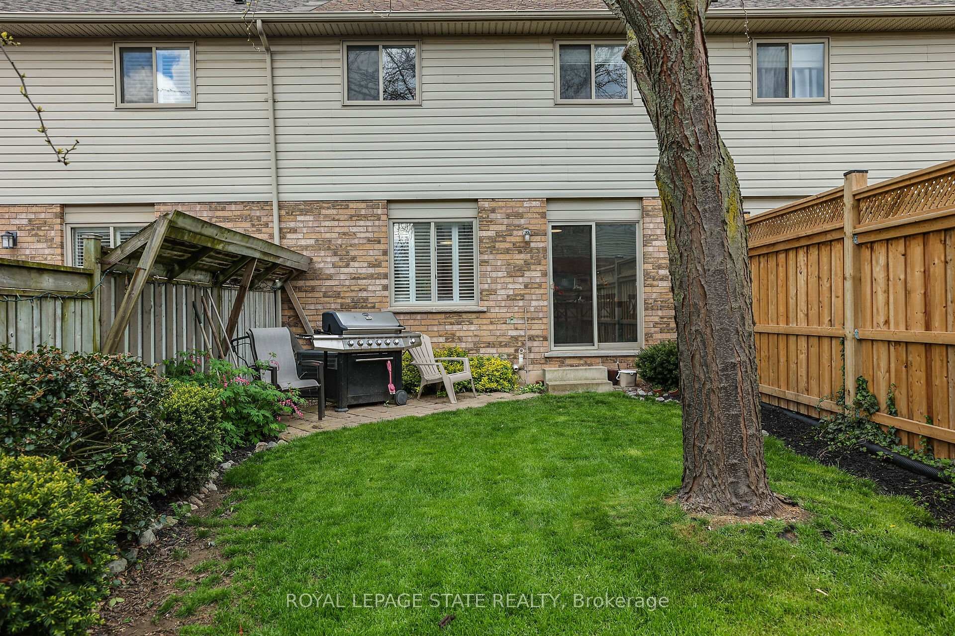 19 Beech Street, Grimsby, ON - Outdoor With Exterior