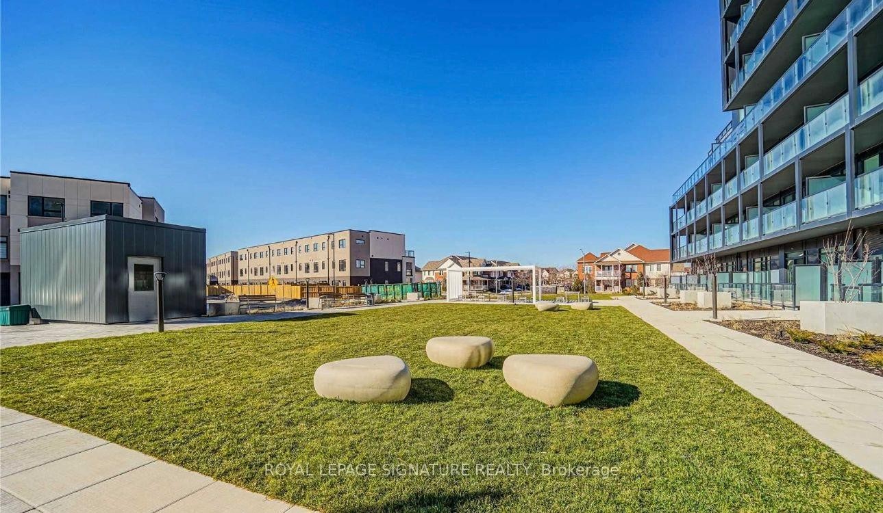 B520-3200 Dakota Common, Burlington, ON