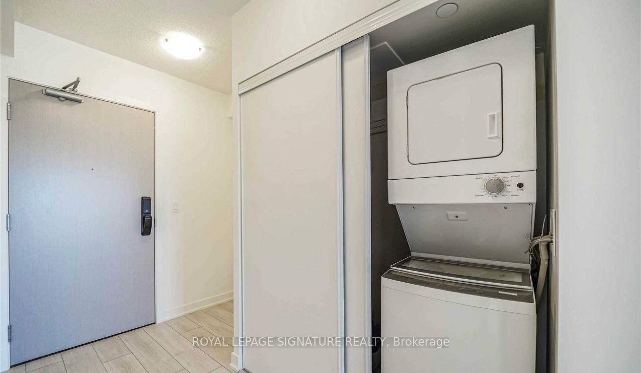 B520-3200 Dakota Common, Burlington, ON